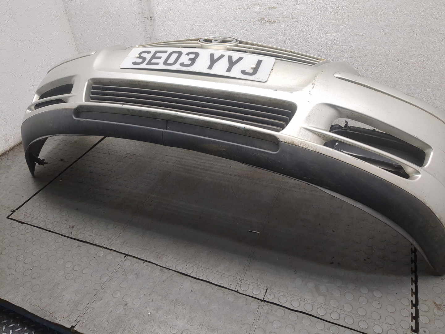 Бампер передний