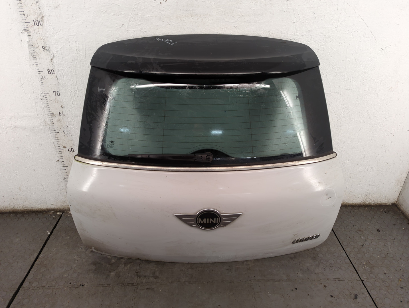 Дверь багажника