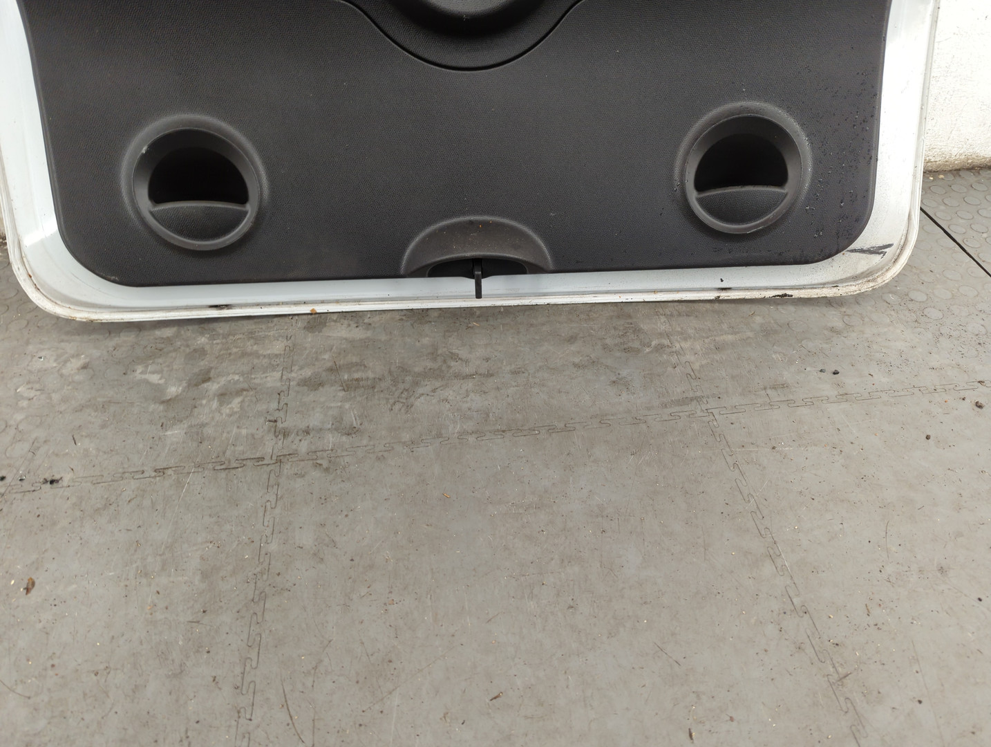 Дверь багажника