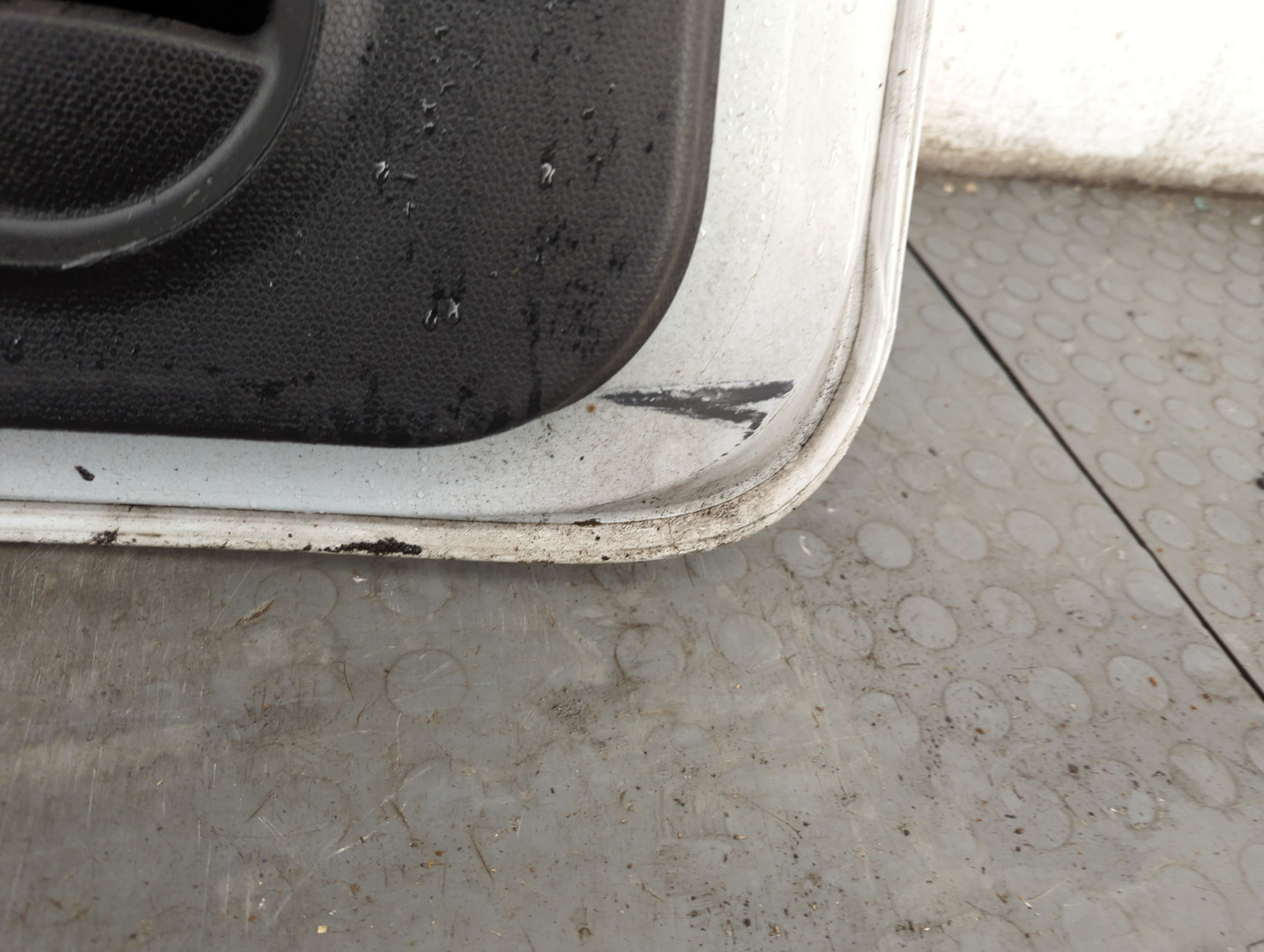 Дверь багажника