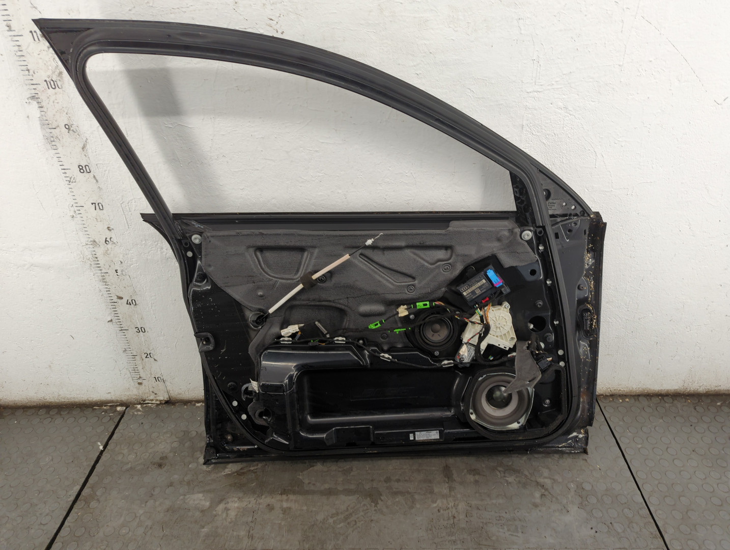 Дверь передняя левая