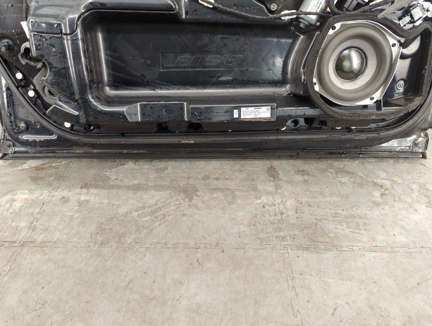 Дверь передняя левая