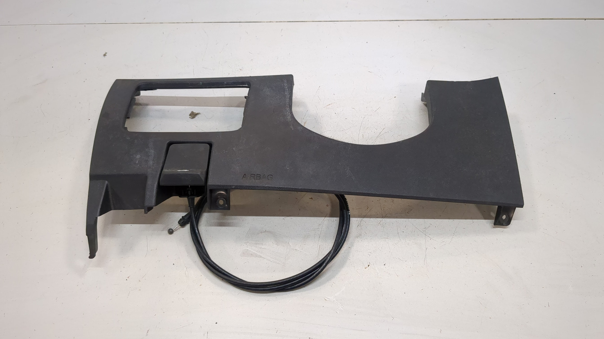 Ручка открывания капота