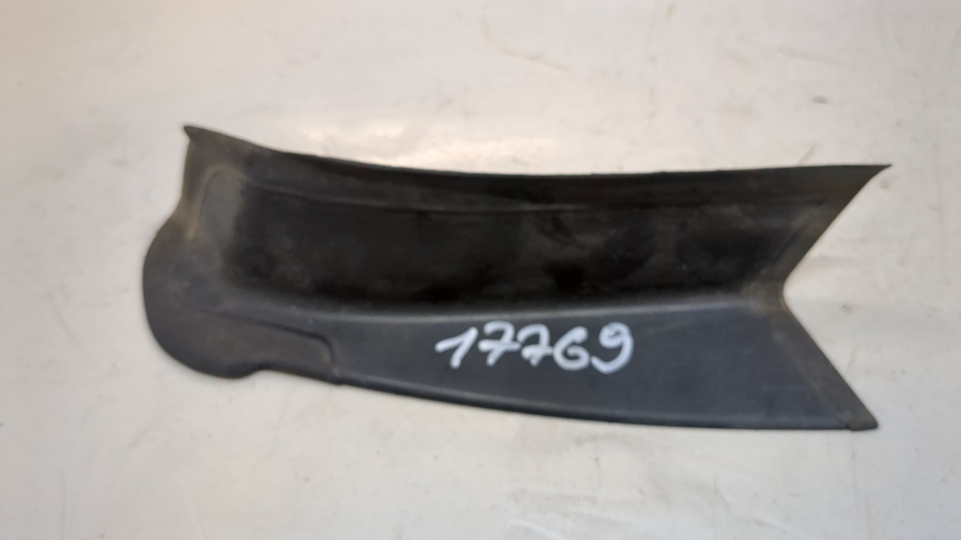 Планка под фонарь левая