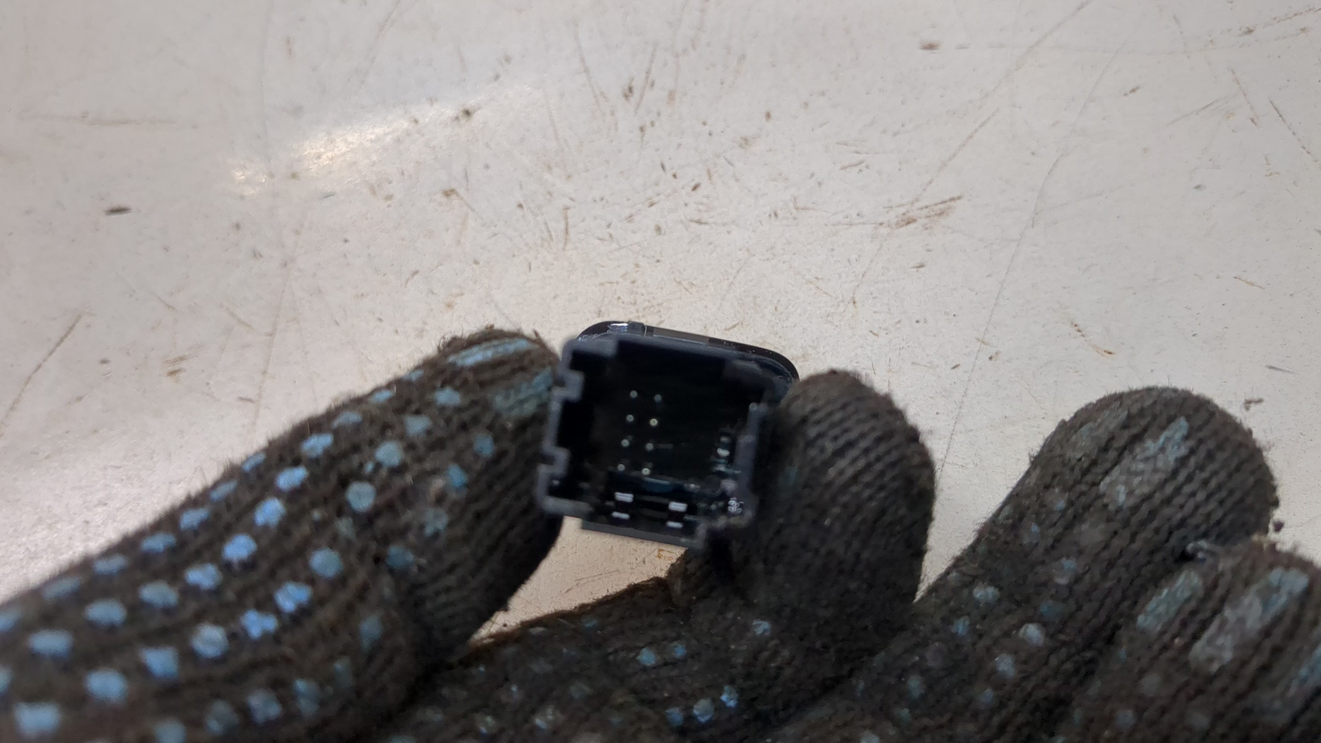 Кнопка запуска двигателя