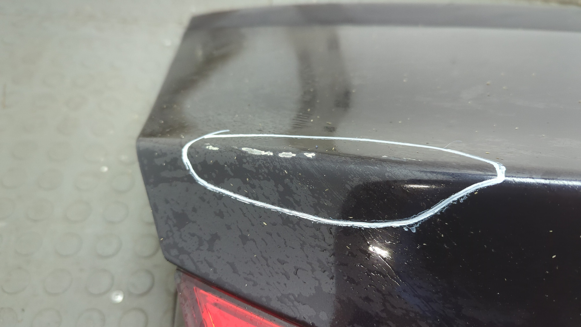 Дверь багажника