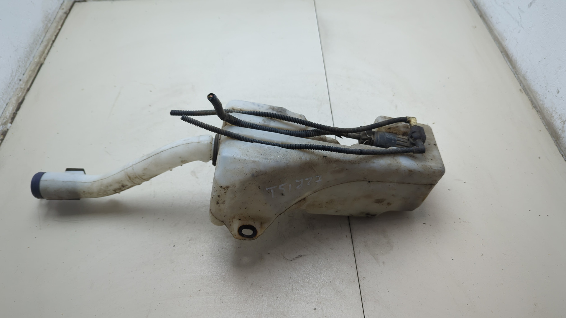 Бачок омывателя лобового стекла