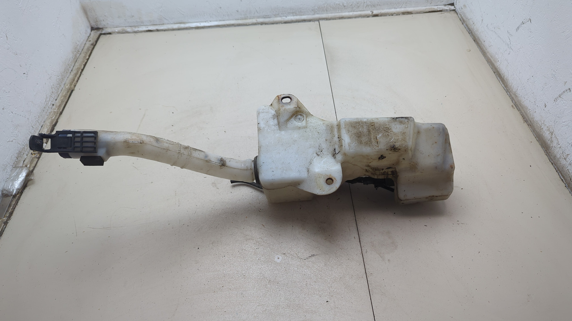 Бачок омывателя лобового стекла