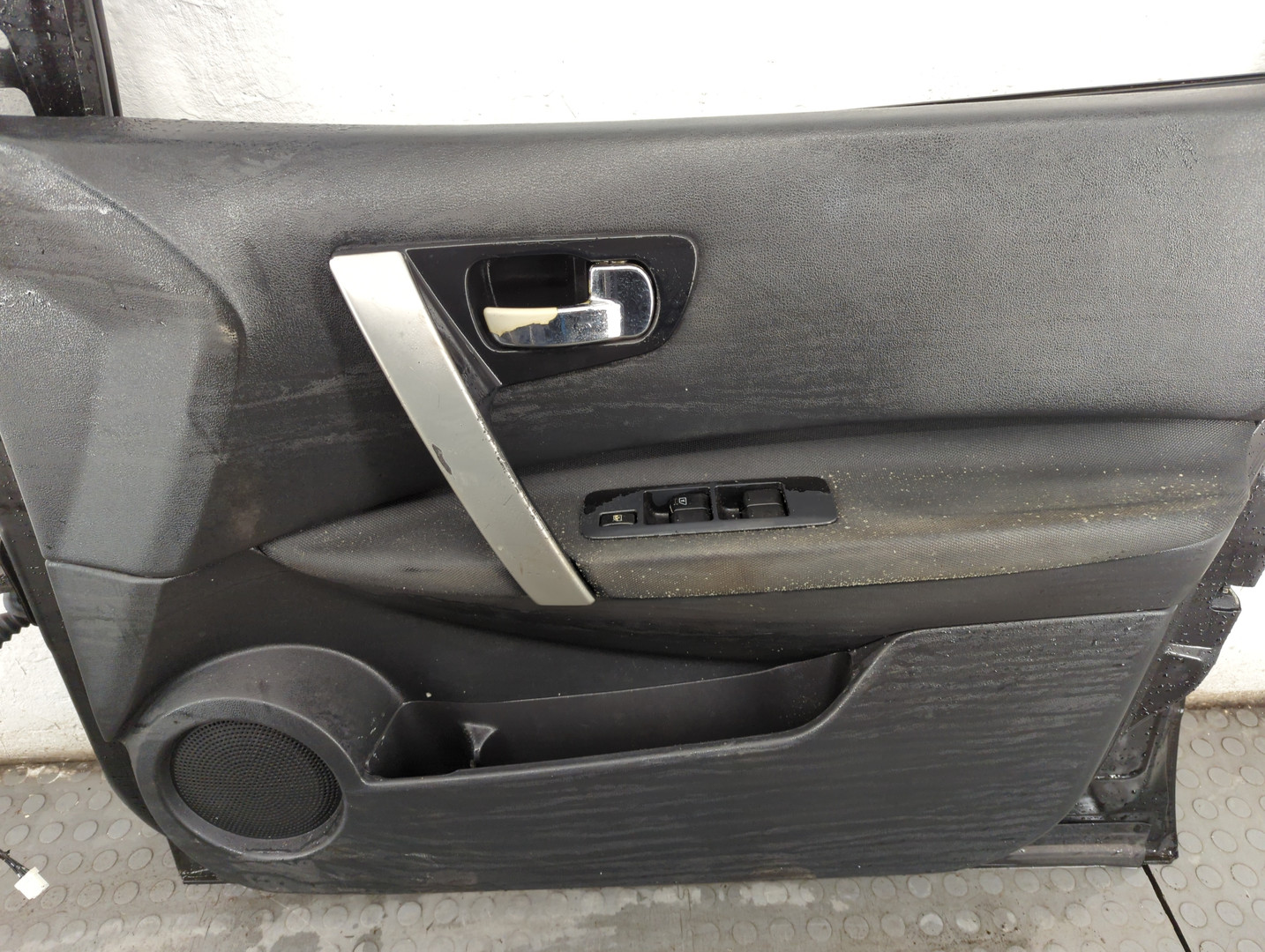 Дверь передняя правая