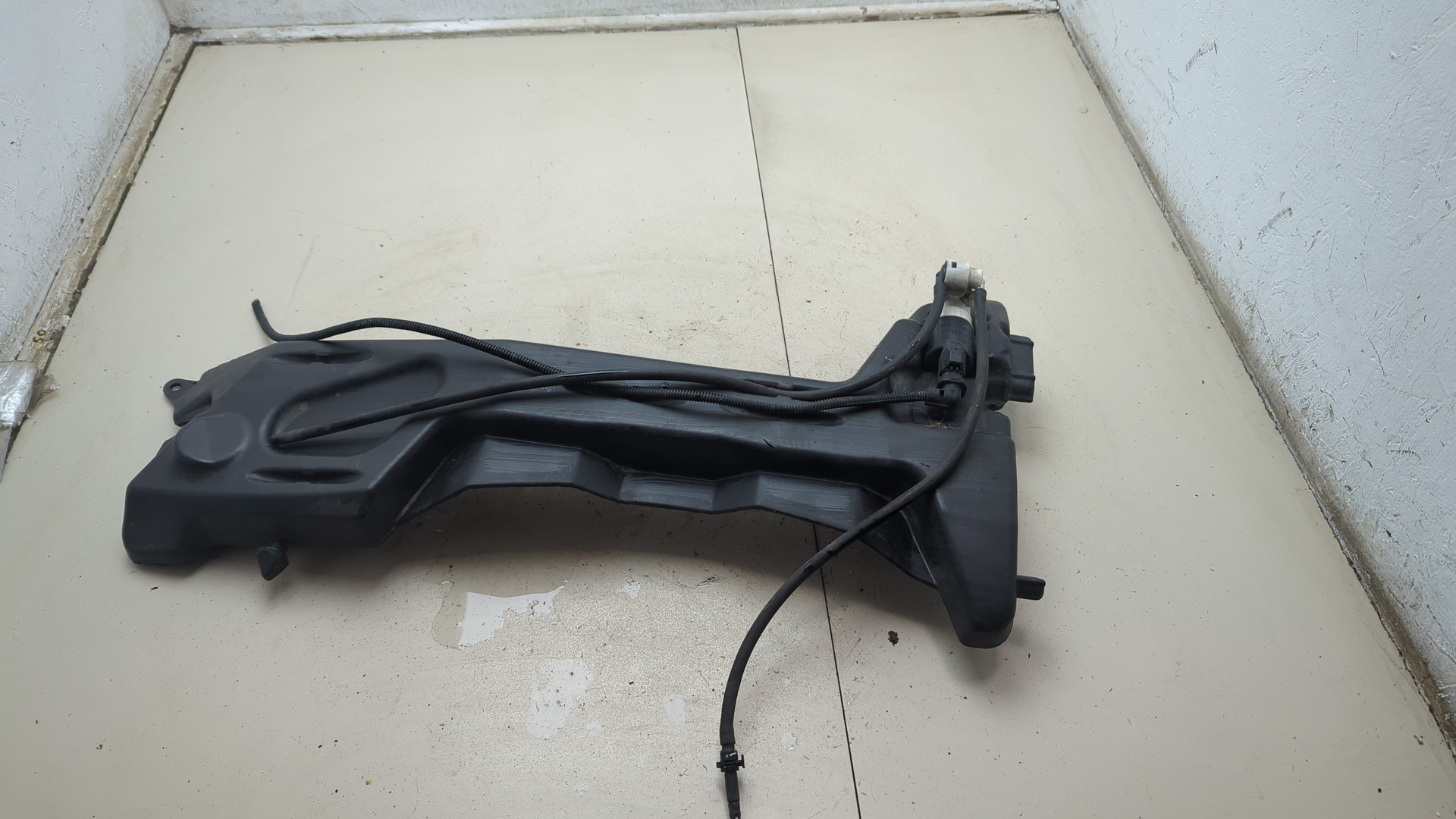 Бачок омывателя лобового стекла