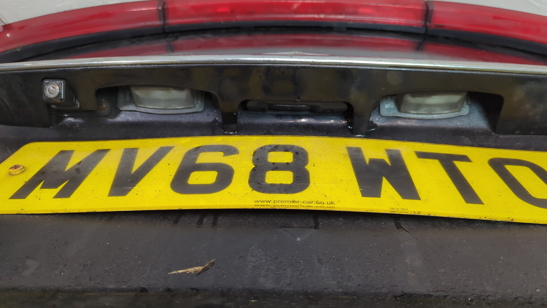 Дверь багажника