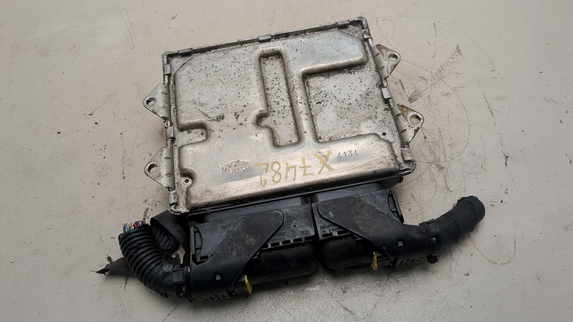 Блок управления двигателем