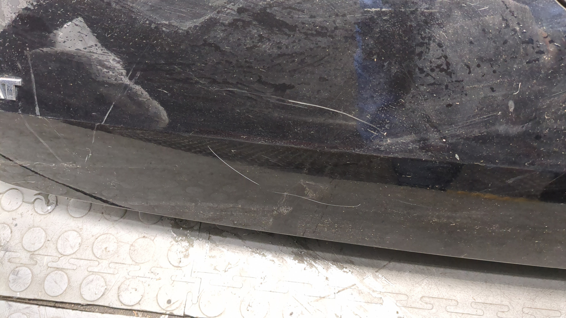 Дверь багажника