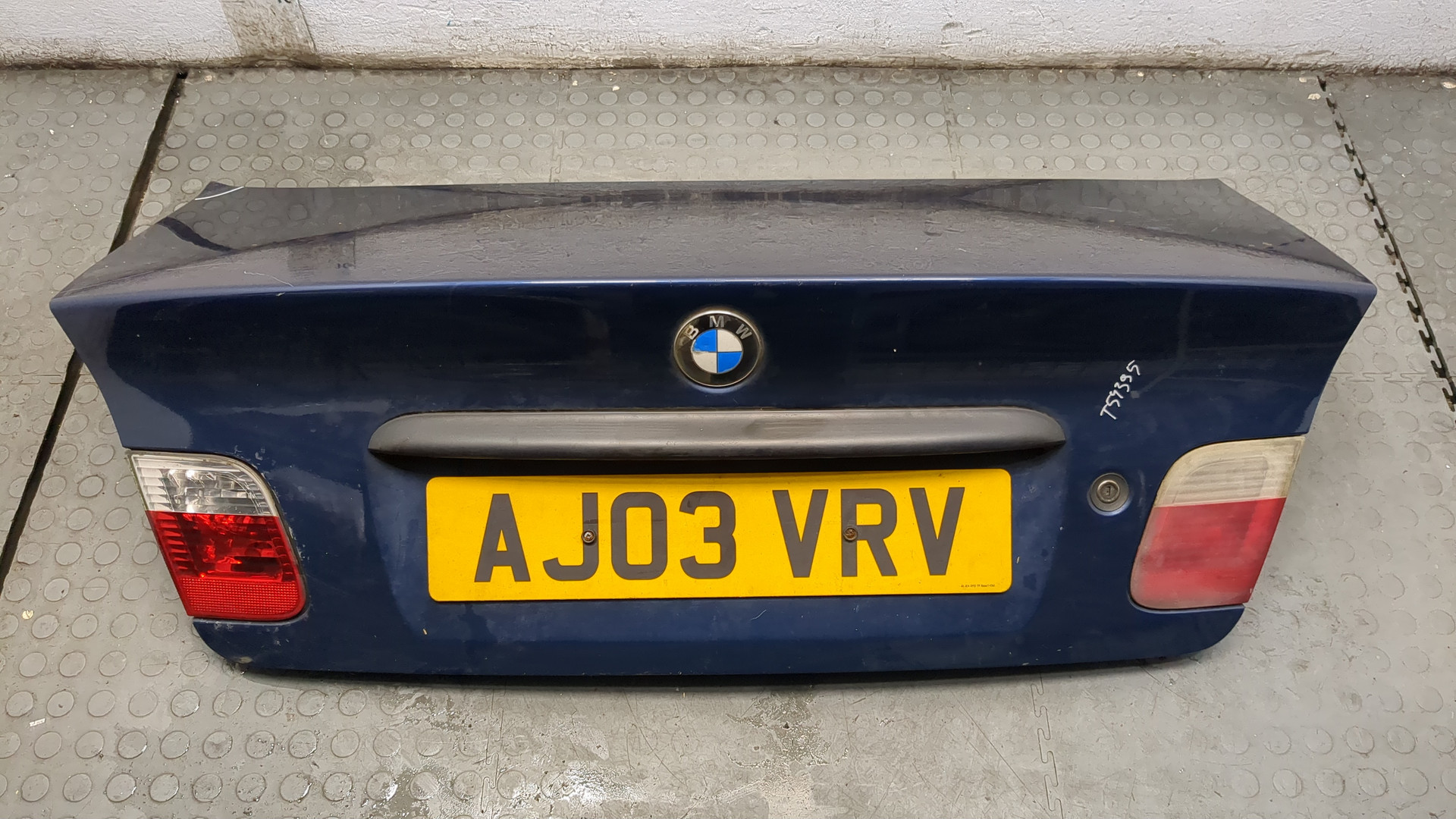 Дверь багажника