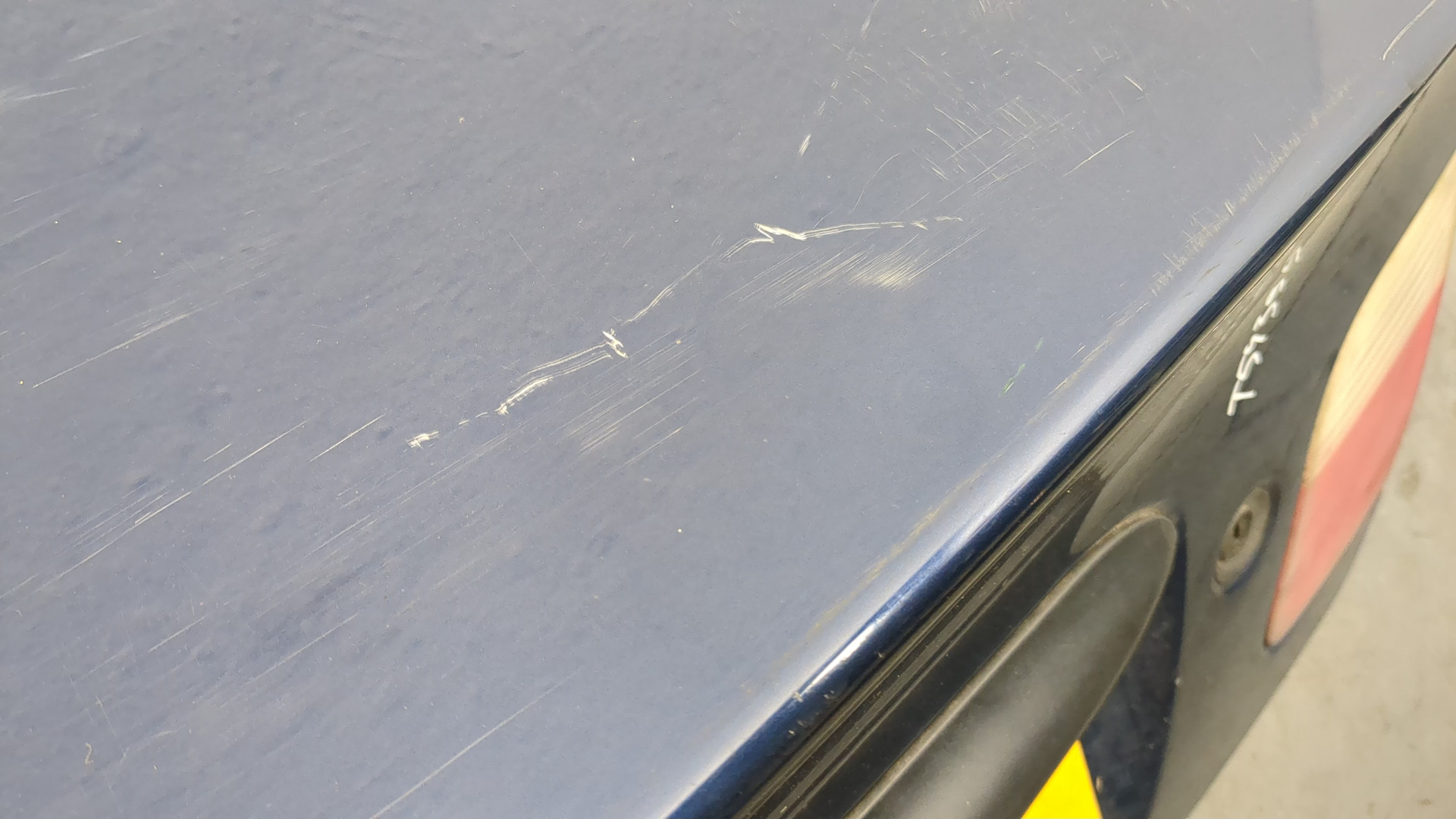 Дверь багажника