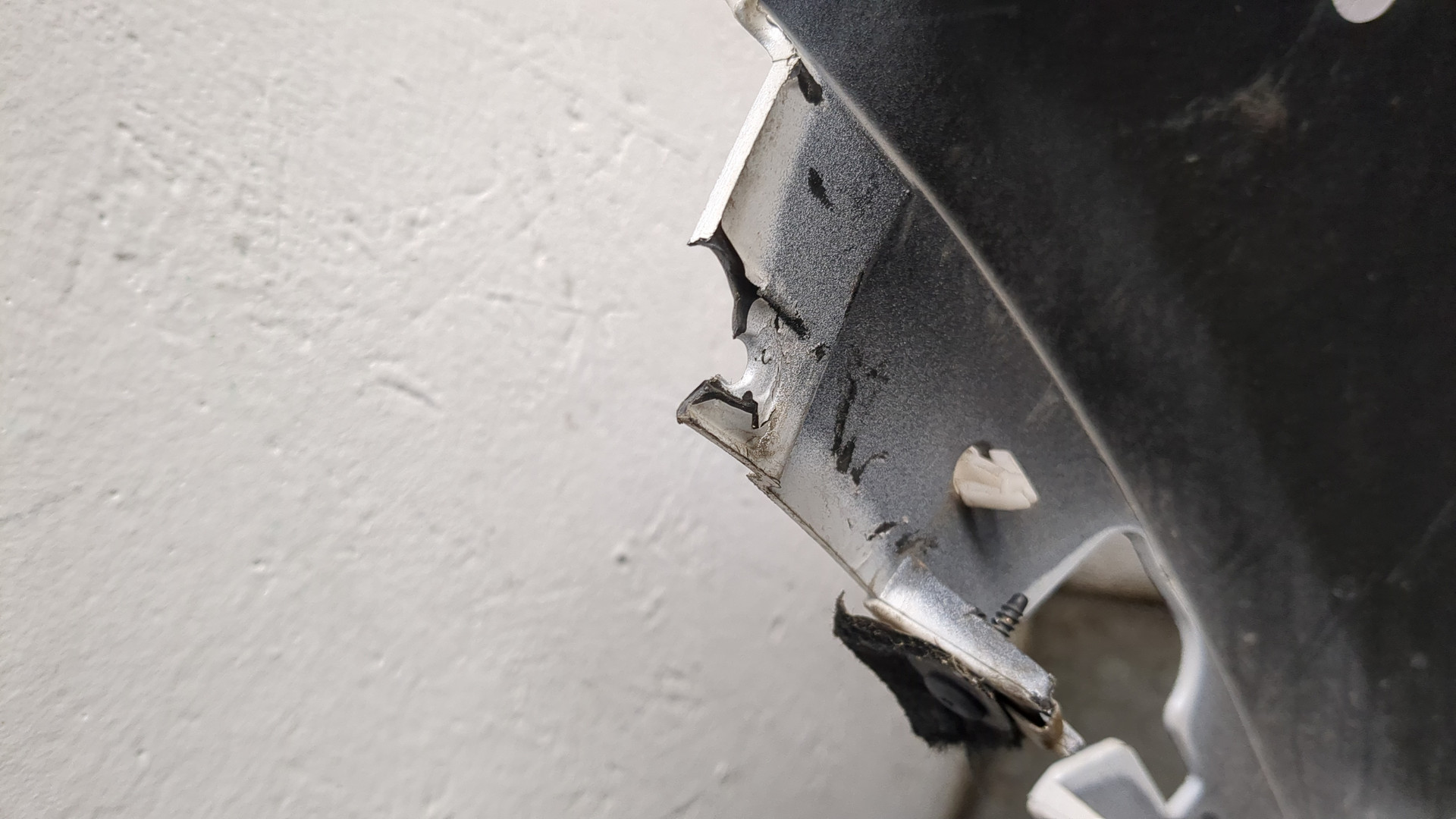 Бампер задний