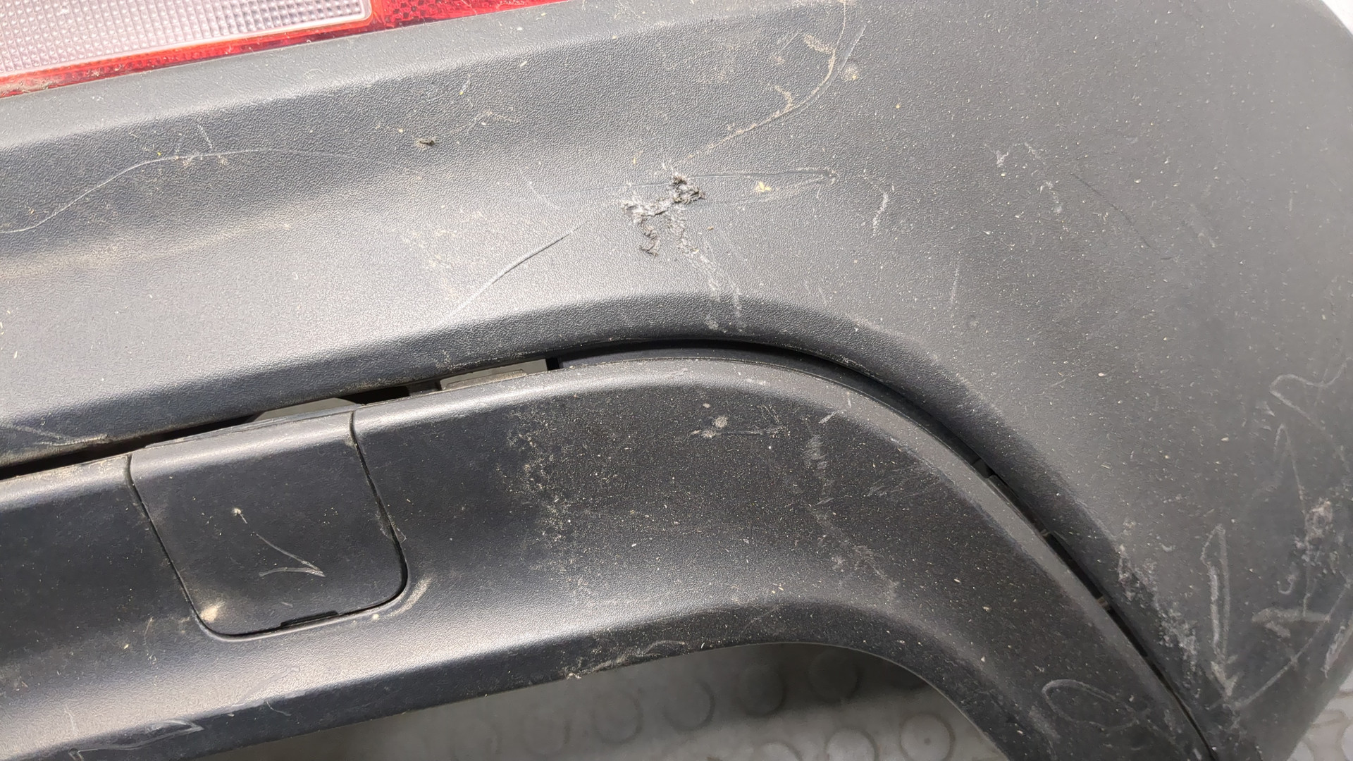 Бампер задний