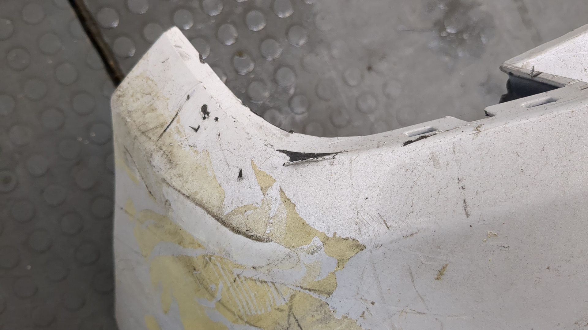 Бампер задний