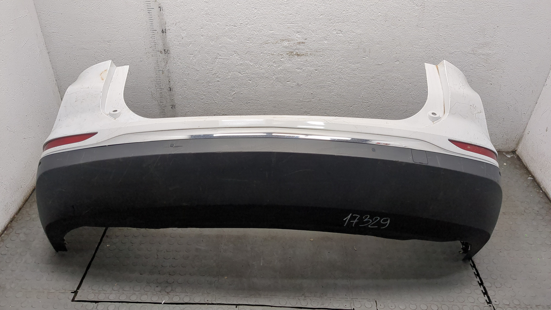 Бампер задний