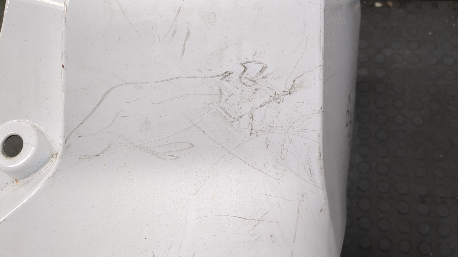 Бампер задний