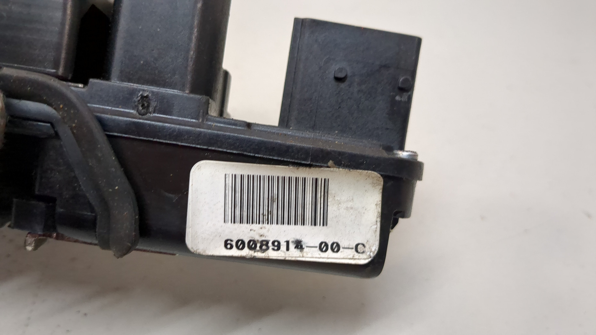 Замок двери задней правой