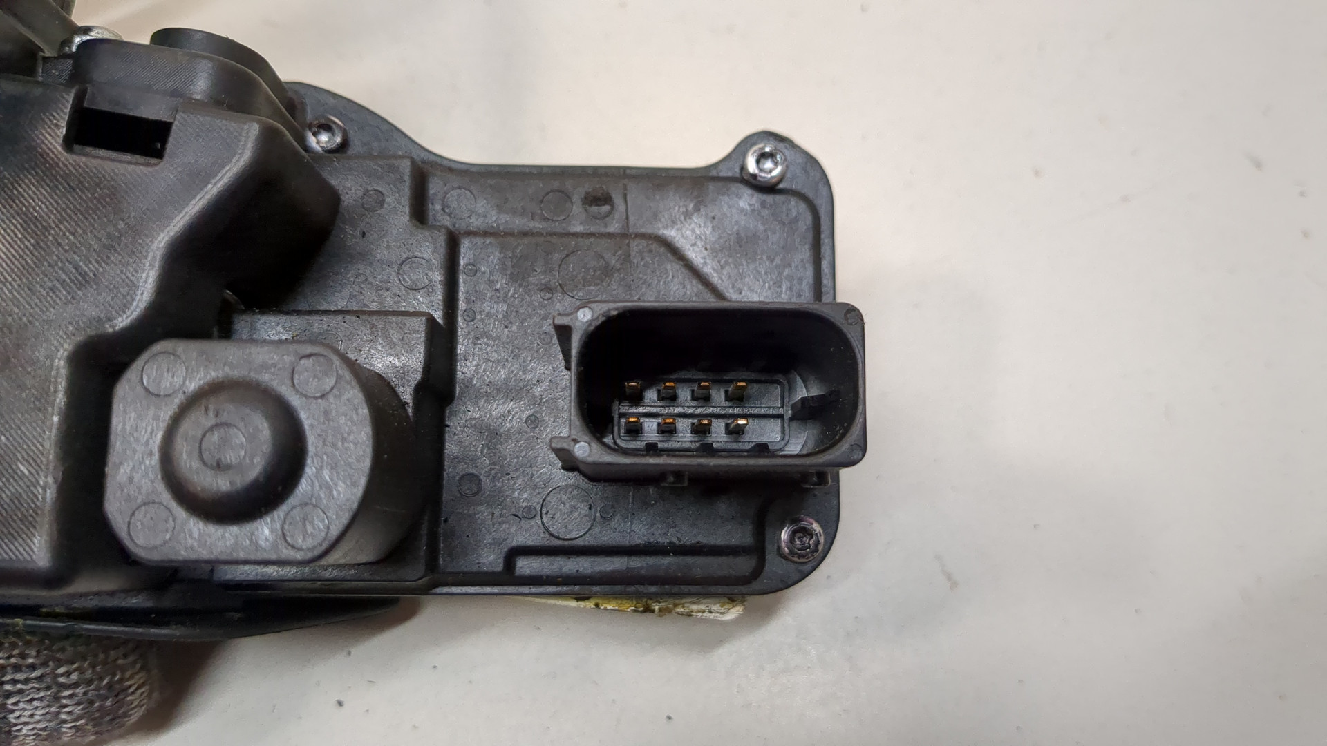 Замок двери задней правой