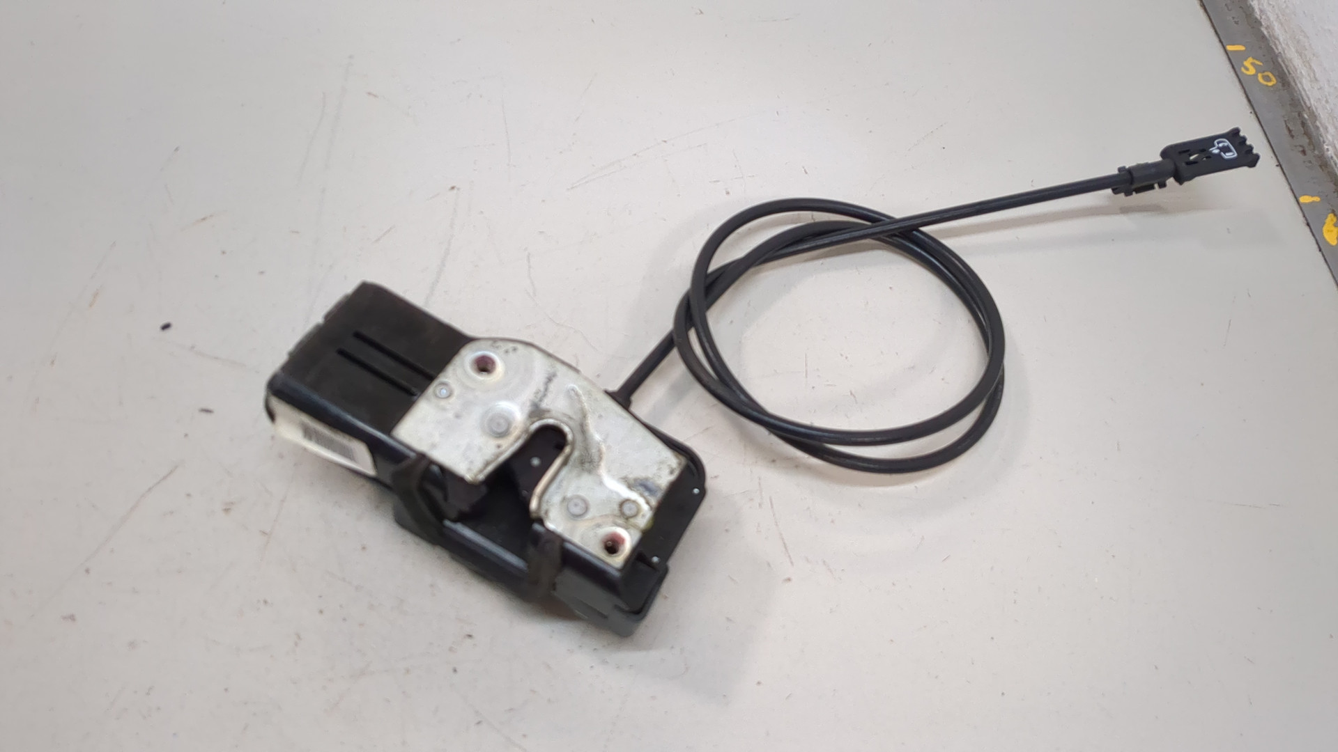 Замок двери задней правой