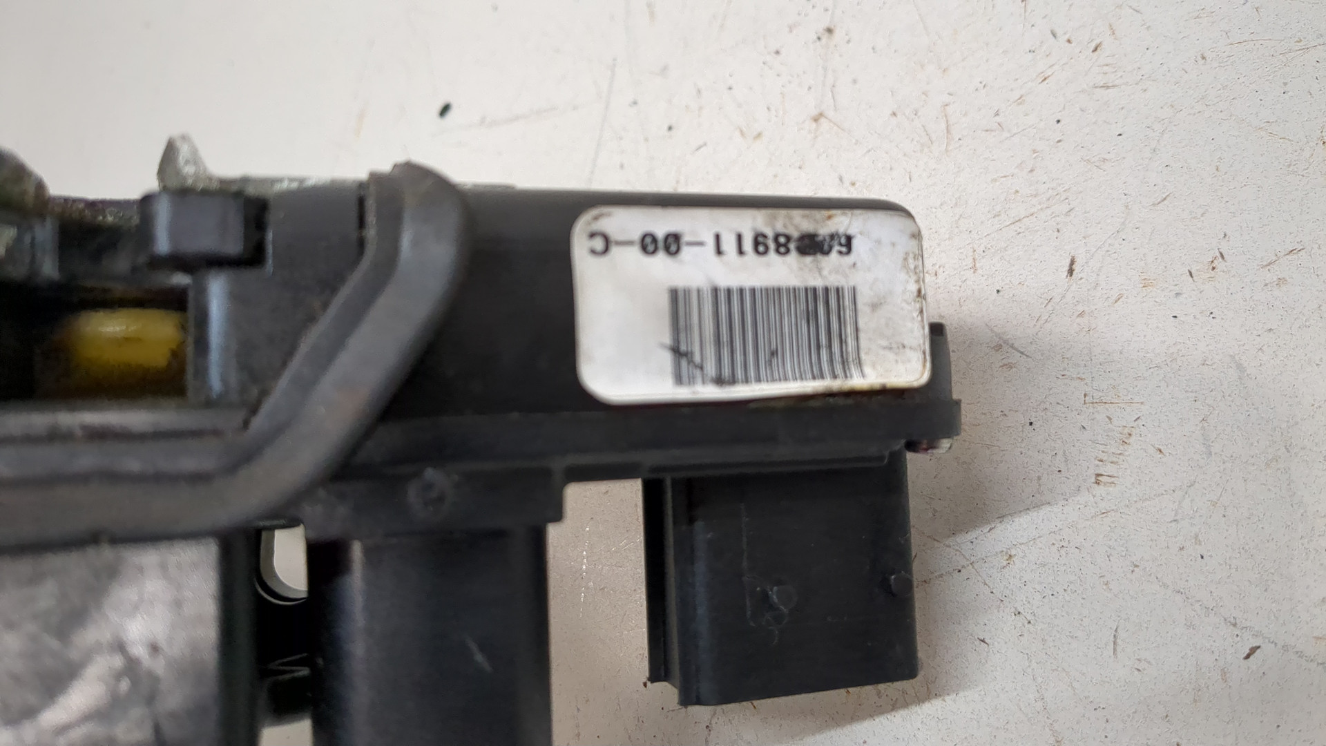 Замок двери задней левой