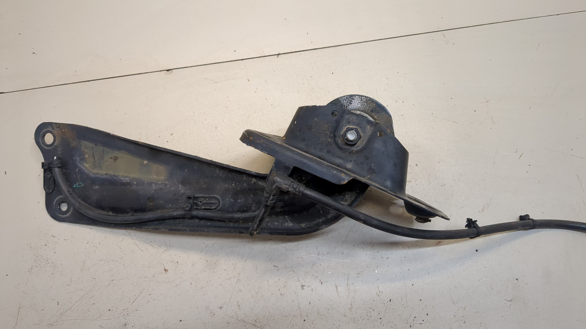 Рычаг задний левый