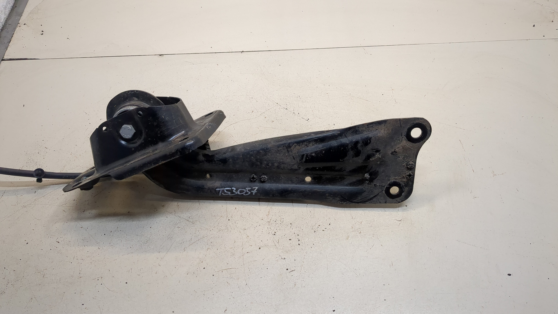 Рычаг задний левый