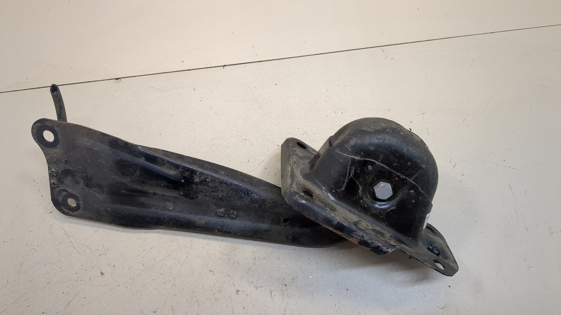 Рычаг задний правый