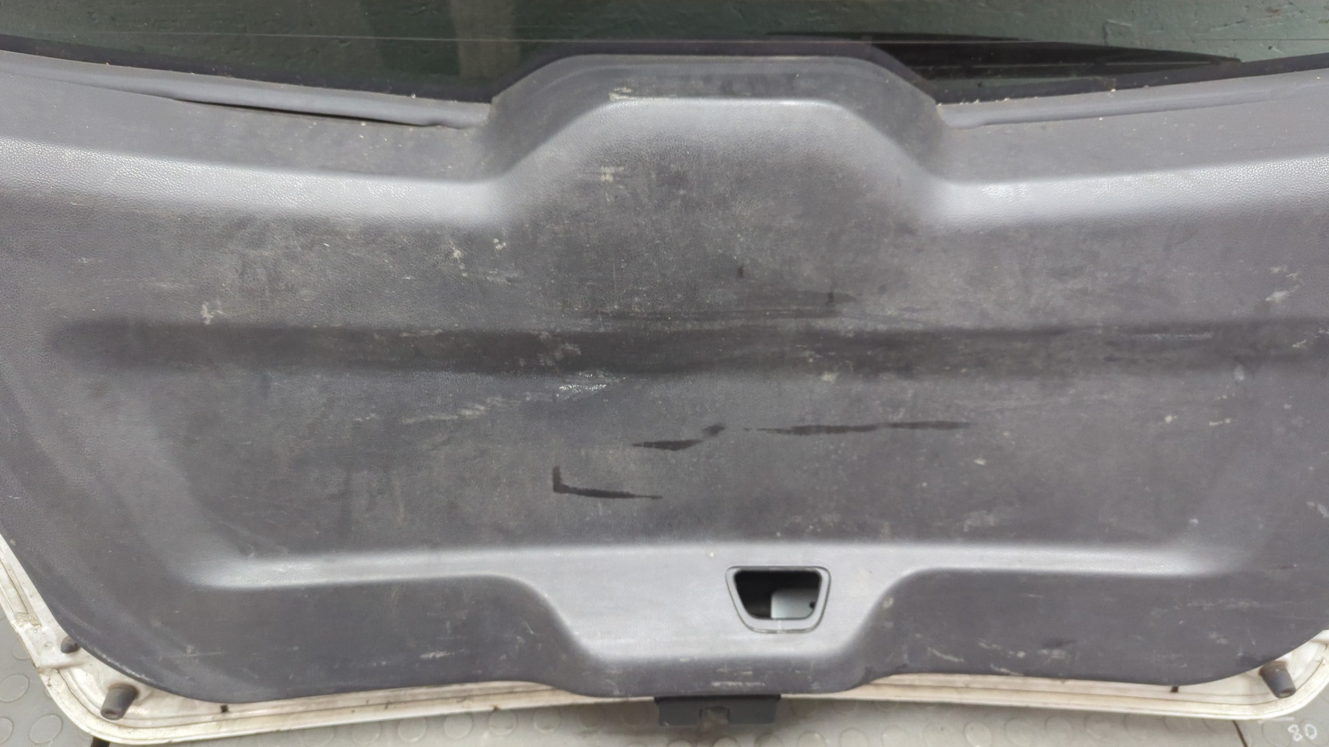 Дверь багажника