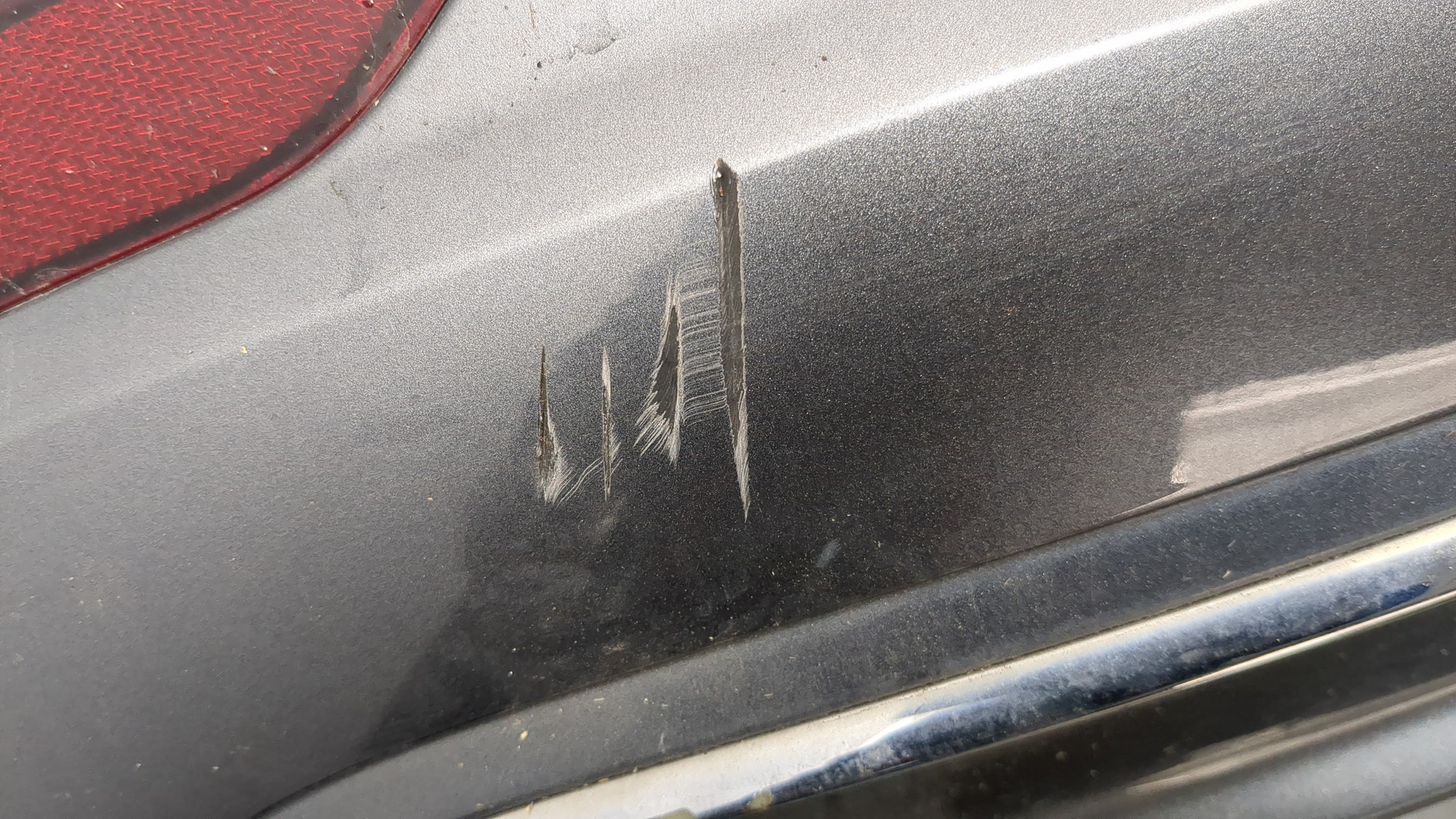 Бампер задний