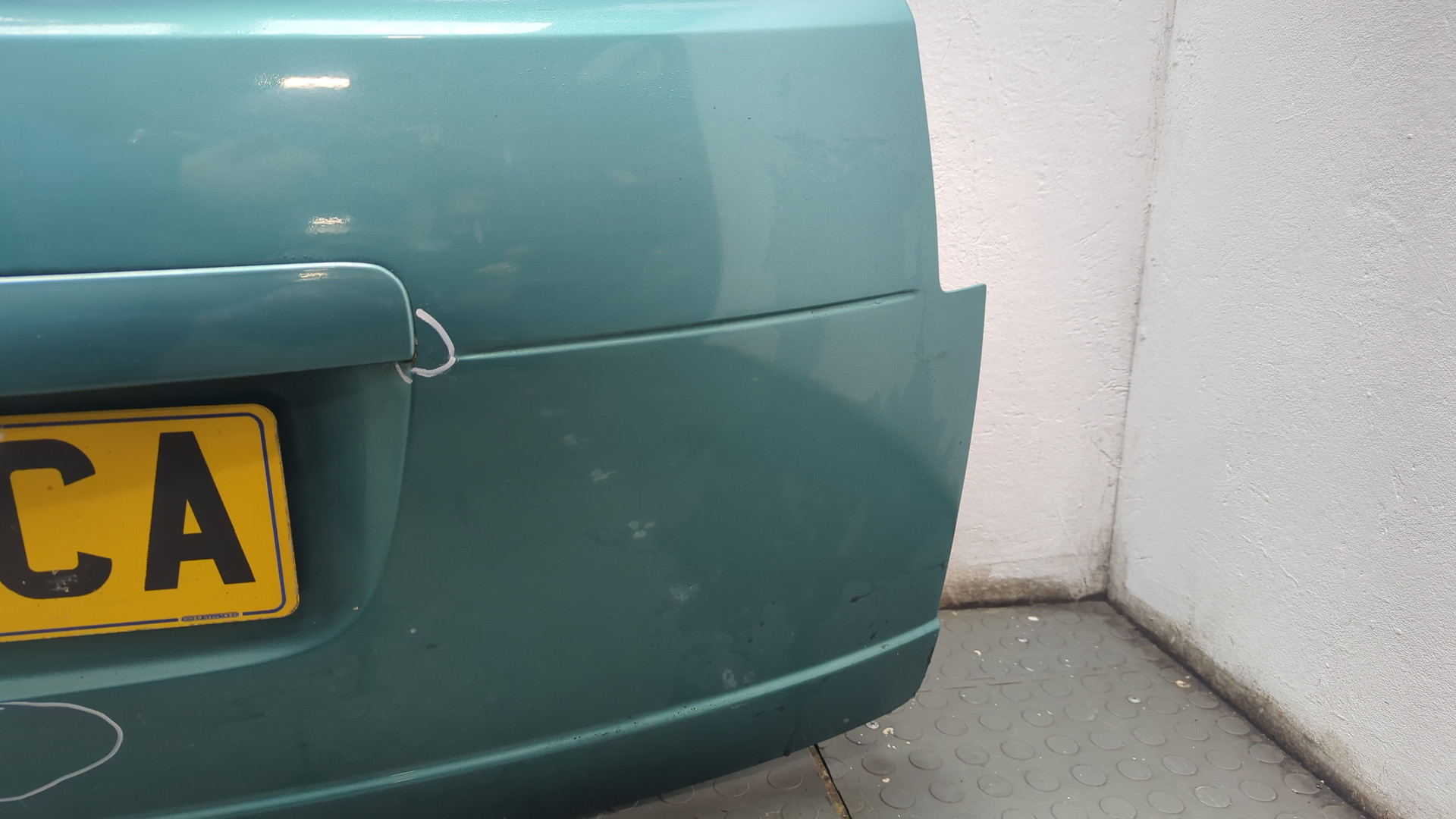 Дверь багажника