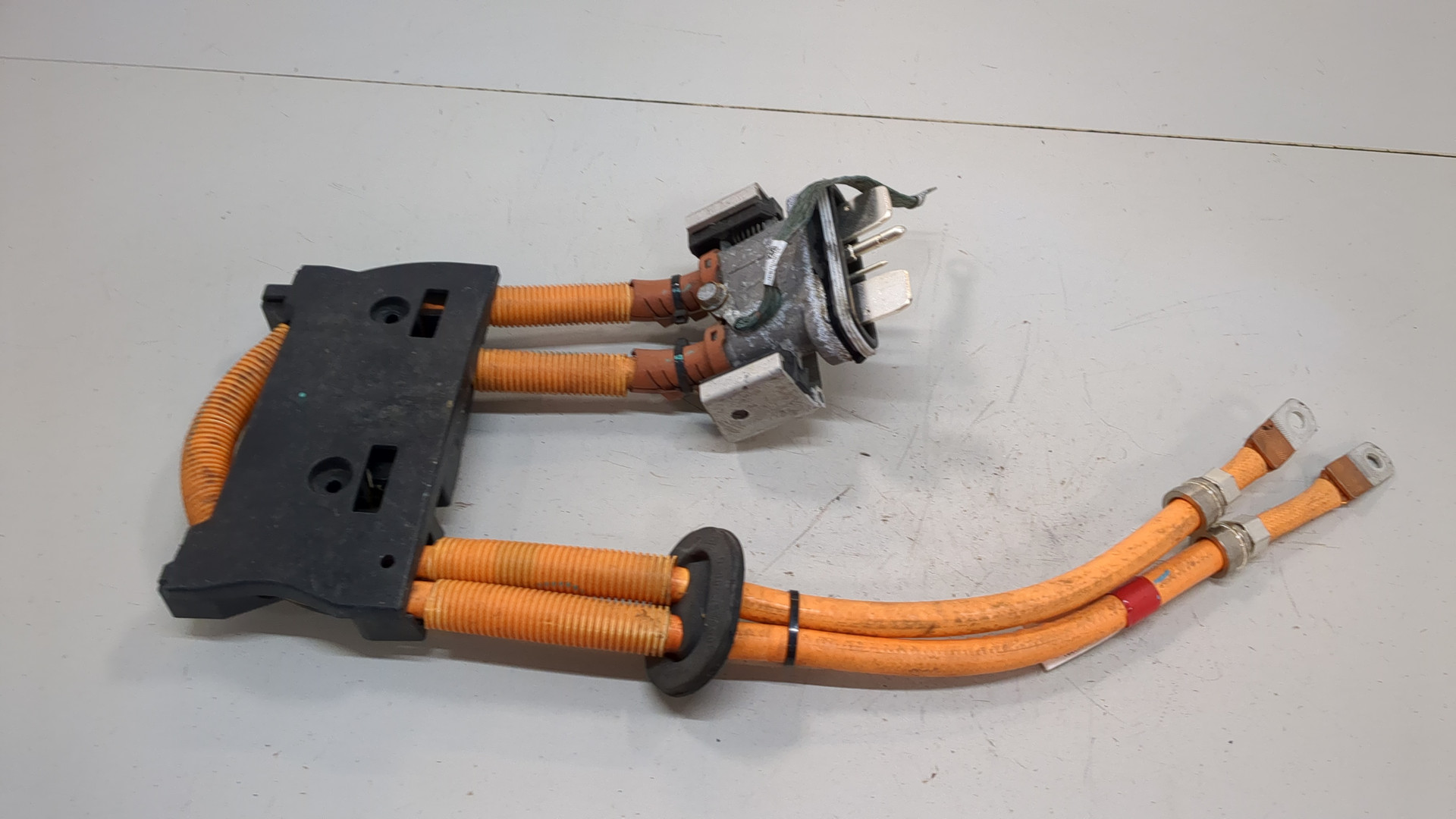 Провод высокого напряжения