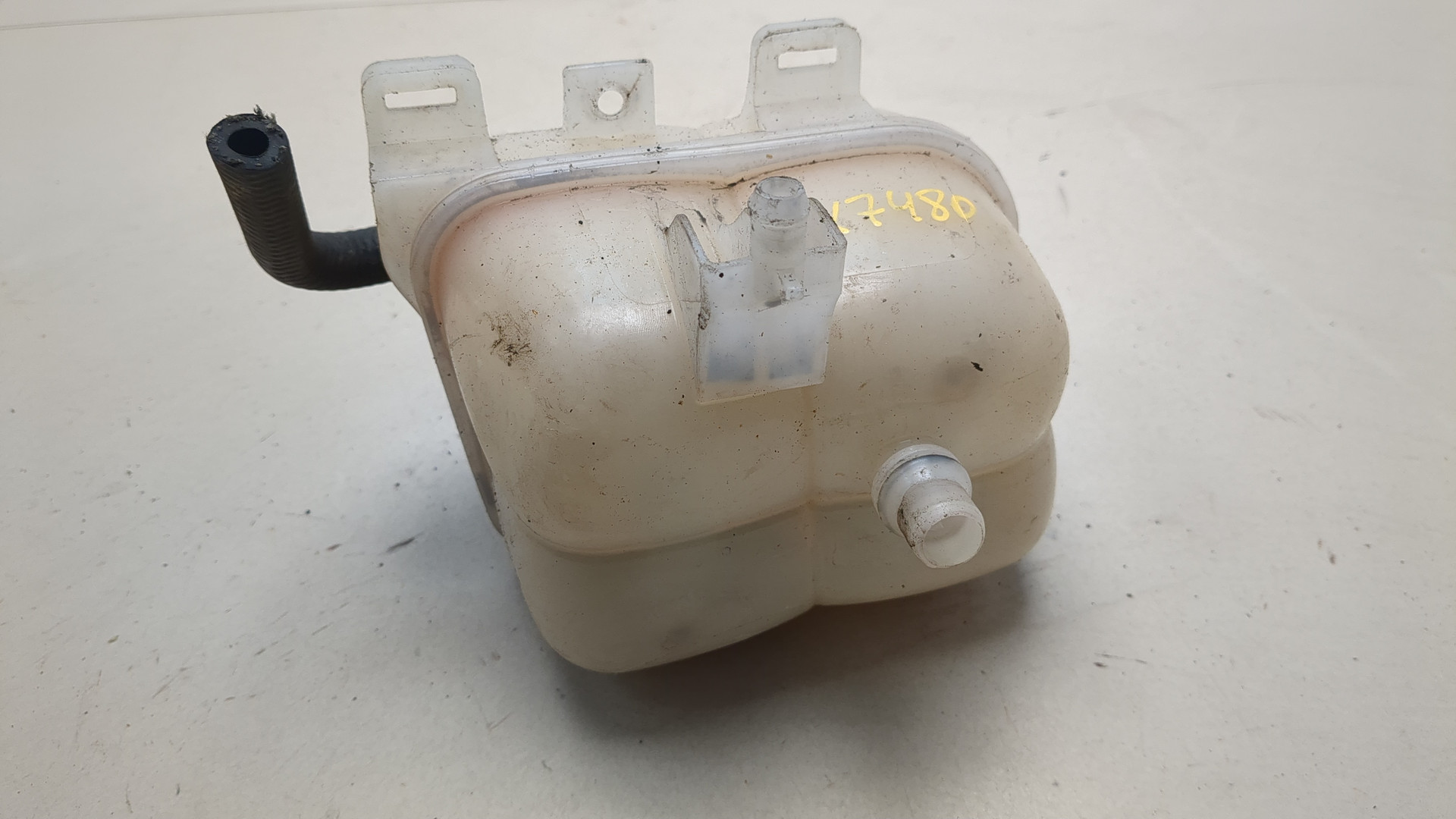 Бачок расширительный