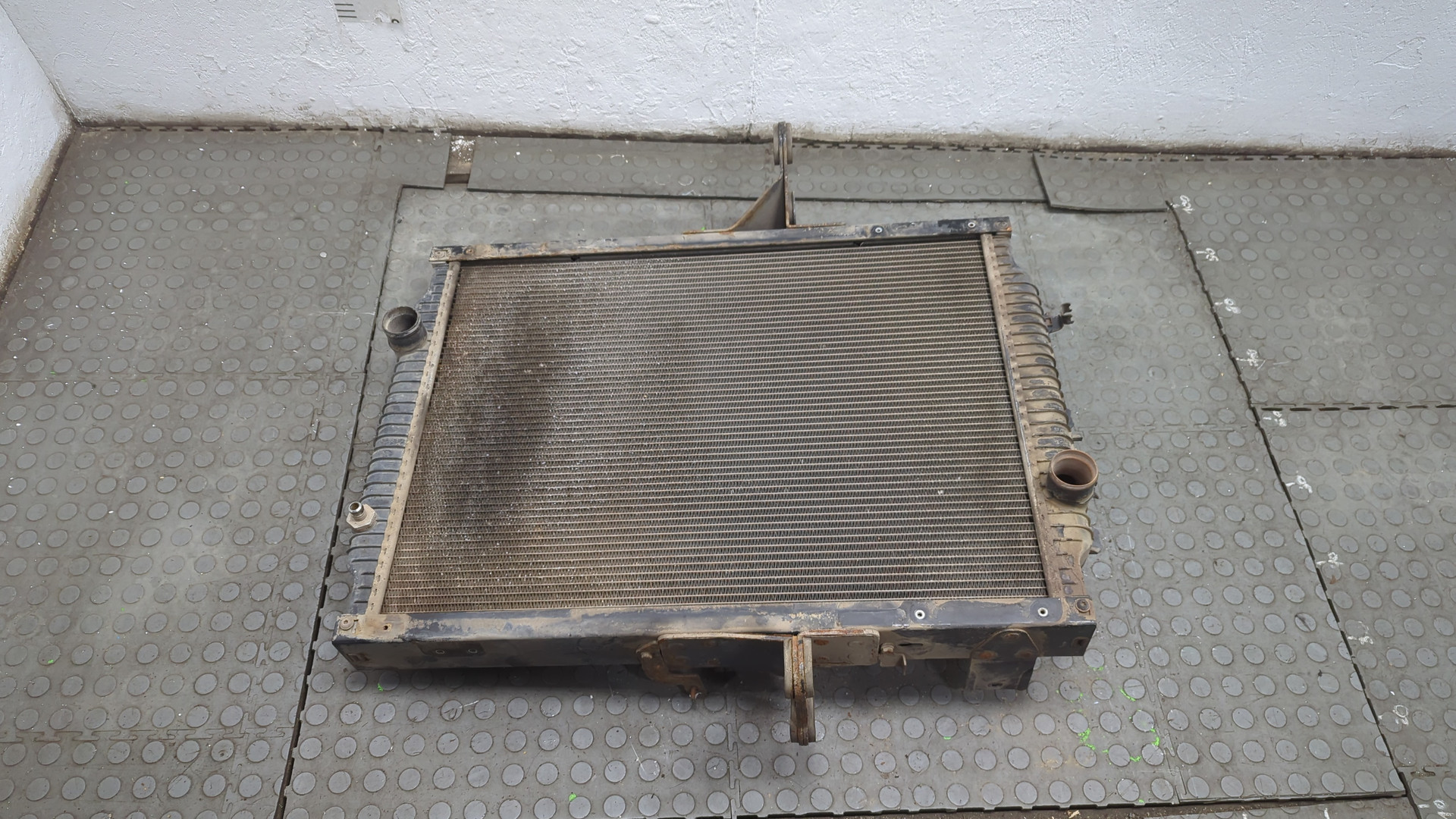 Радиатор охлаждения двигателя основной