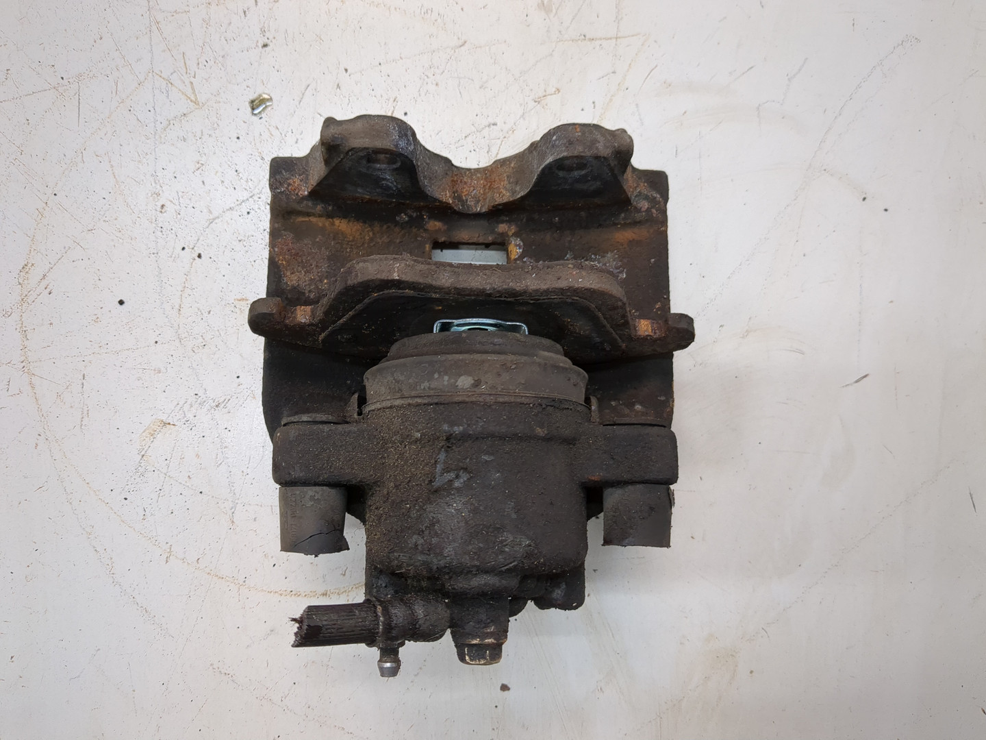 Суппорт передний правый