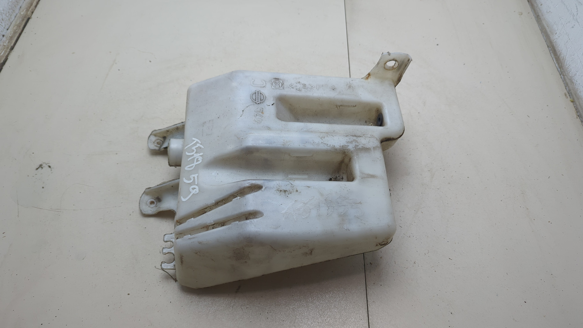 Бачок омывателя лобового стекла