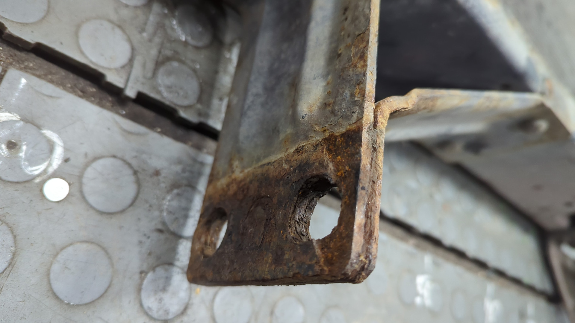 Радиатор охлаждения двигателя основной