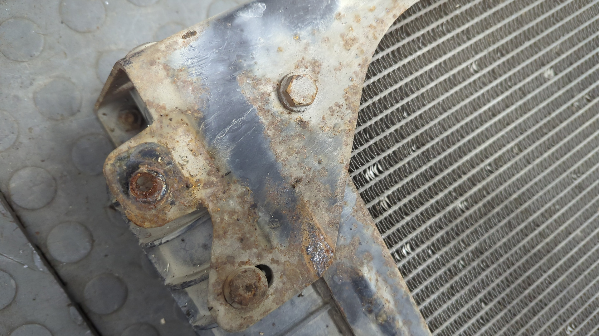 Радиатор охлаждения двигателя основной