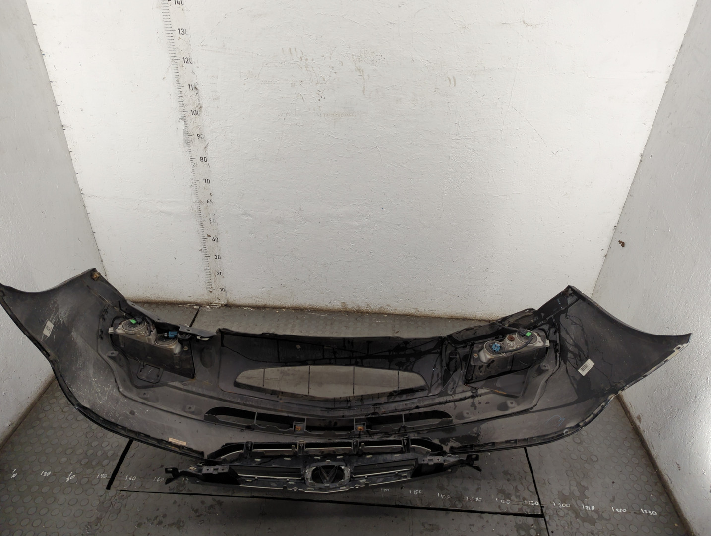 Бампер передний