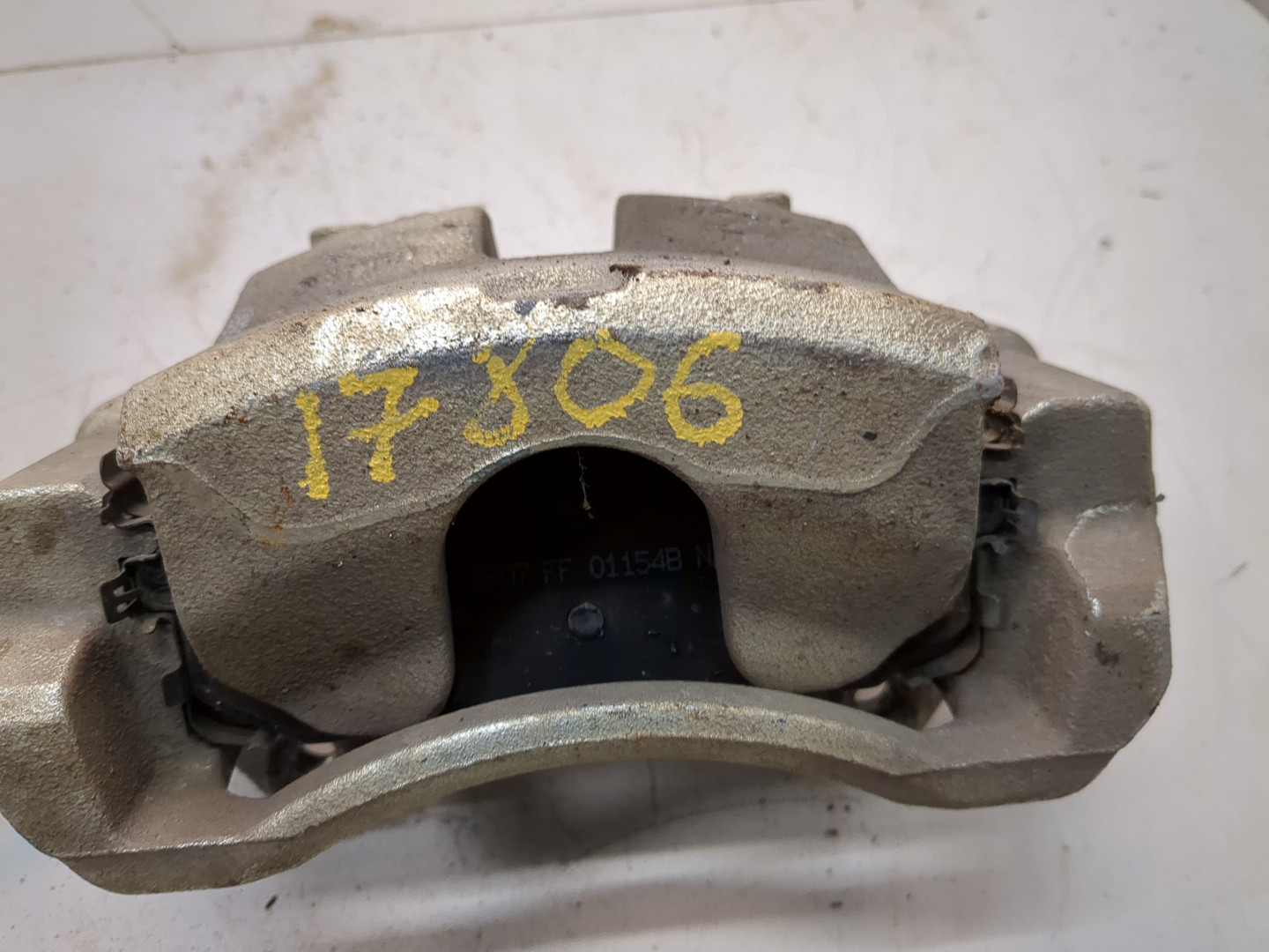 Суппорт передний правый