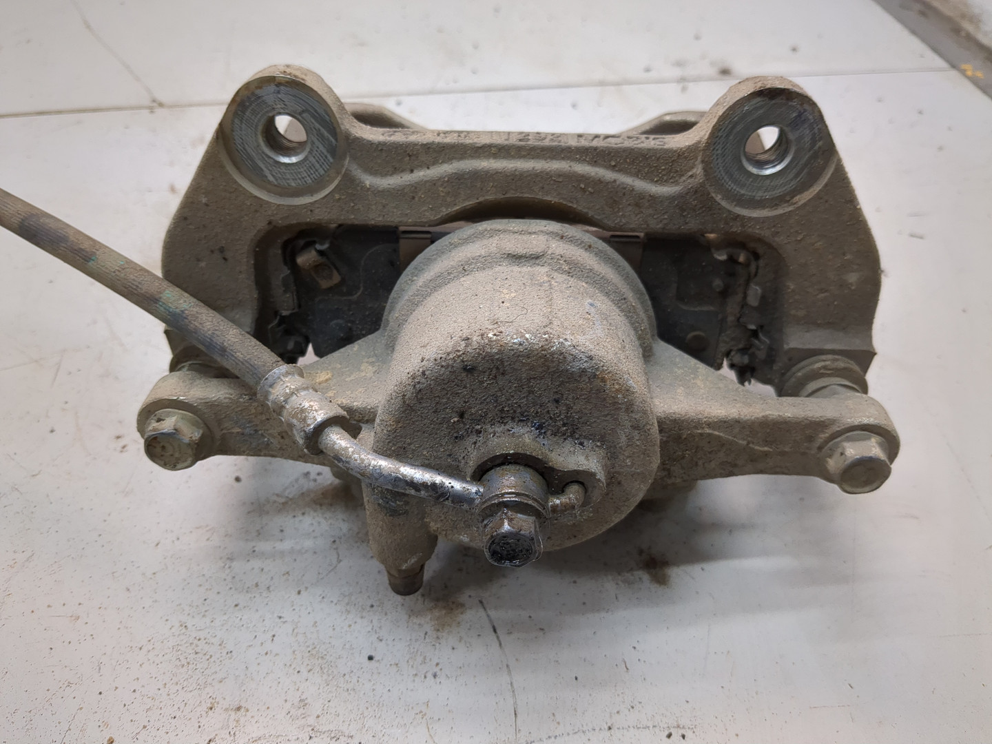 Суппорт передний правый