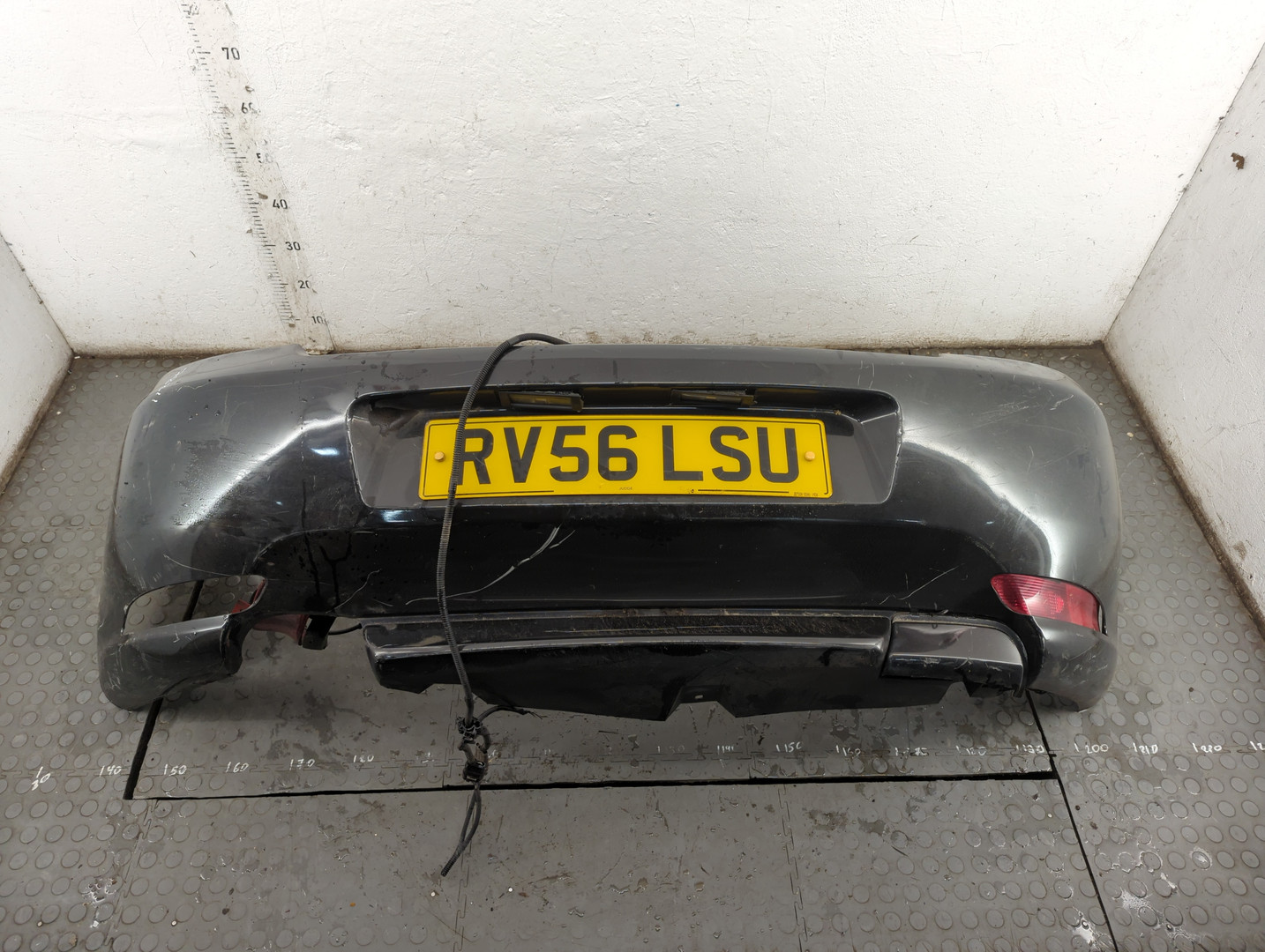 Бампер задний