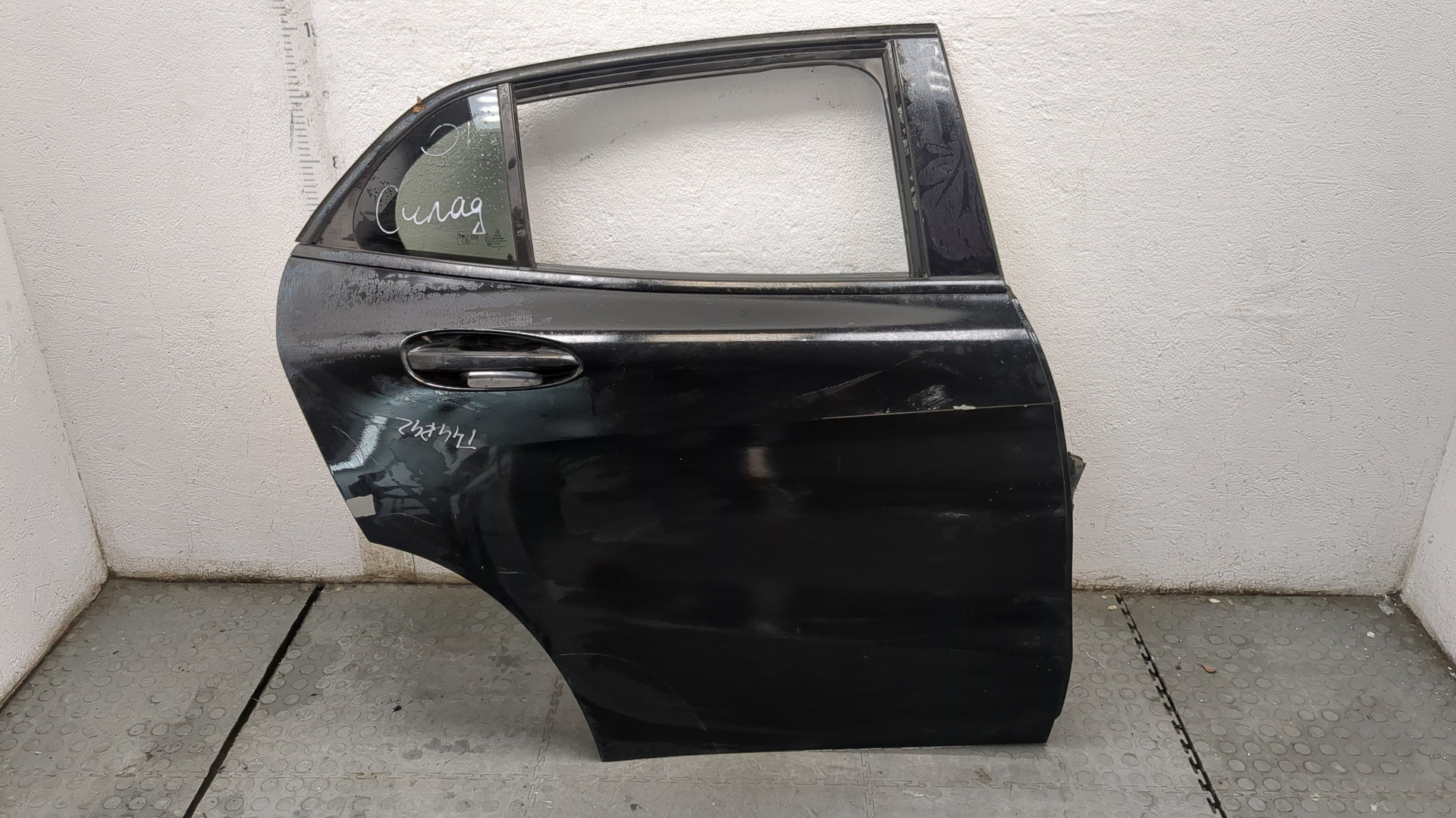 Дверь задняя правая