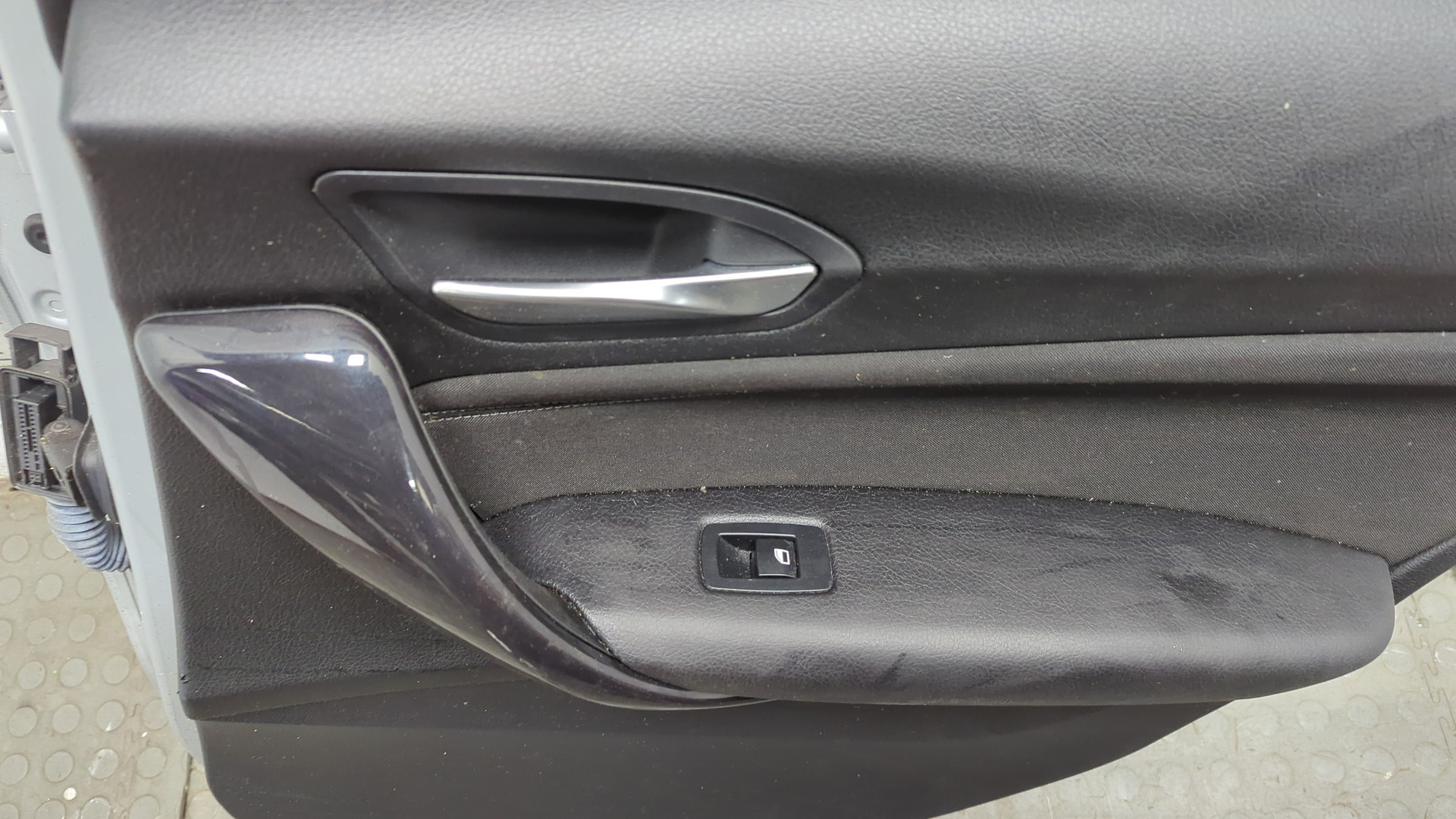 Дверь задняя правая