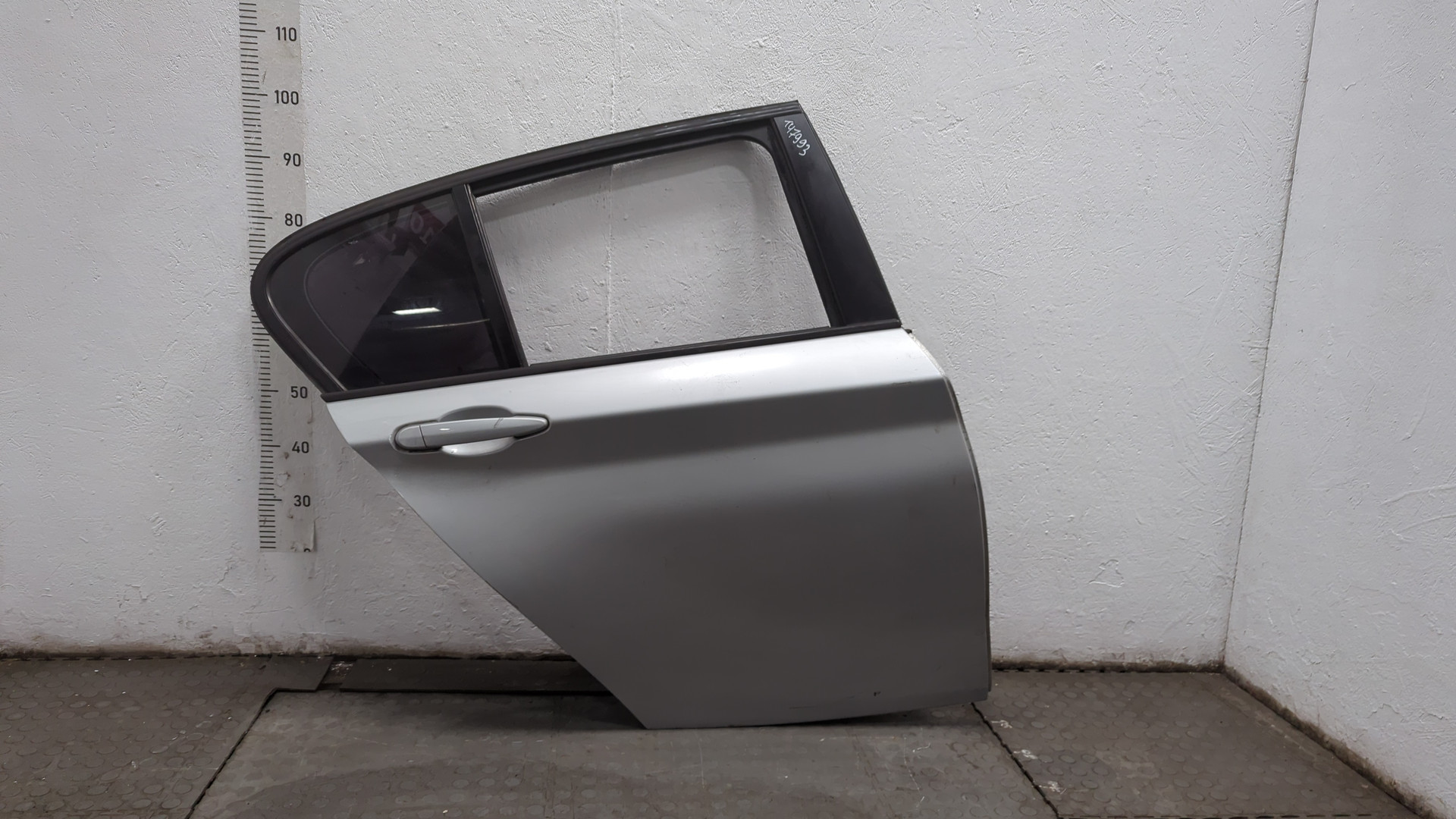 Дверь задняя правая