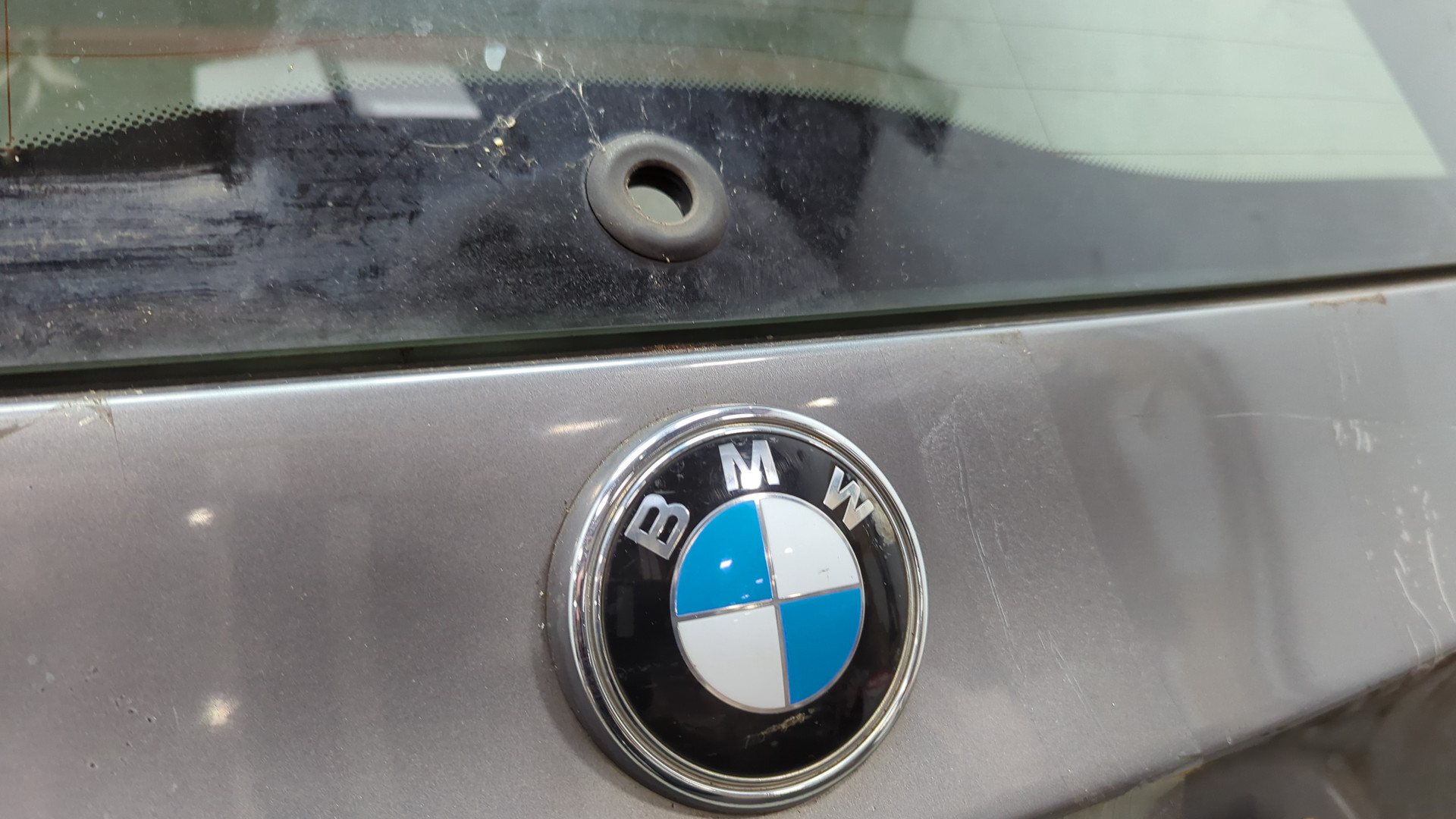 Дверь багажника