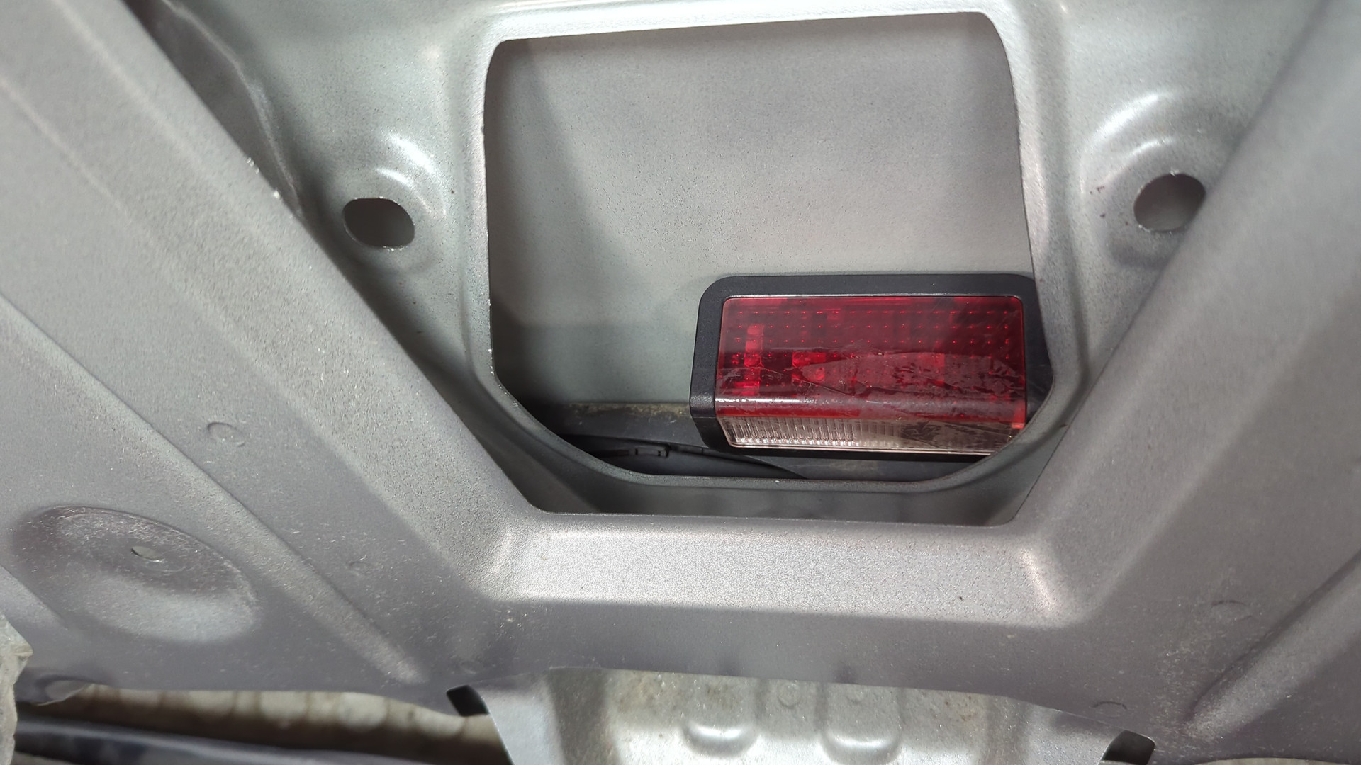 Дверь багажника